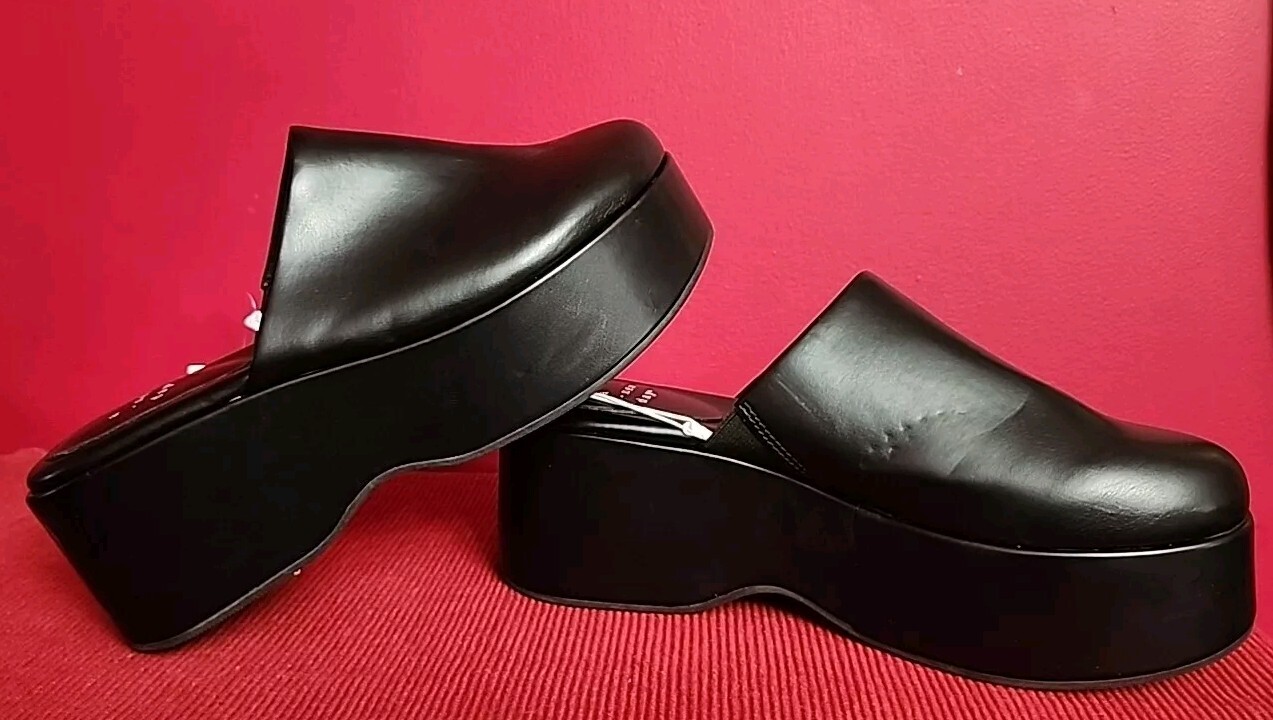 A New Day Women's Carrie clogs, Black, Size 7