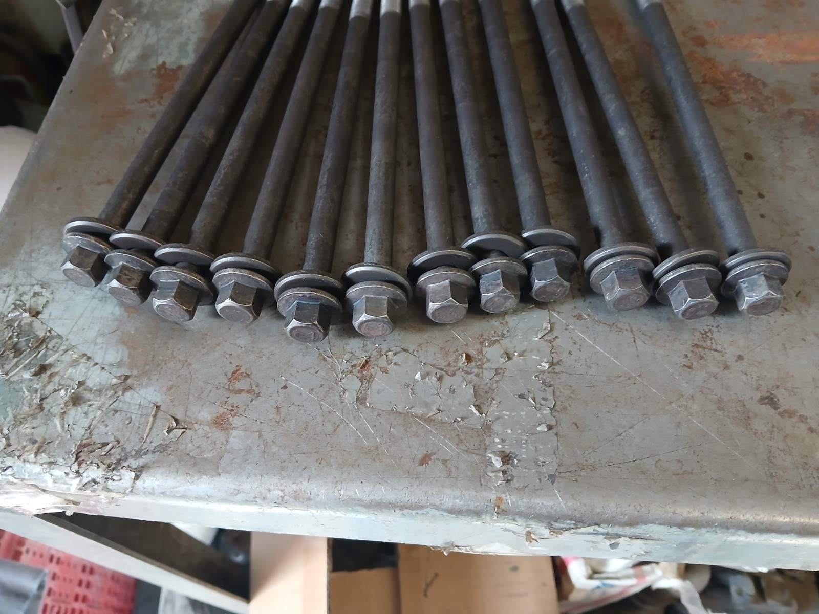 MAHLE ORIGINAL GS33531 Engine Cylinder Head Bolt Set