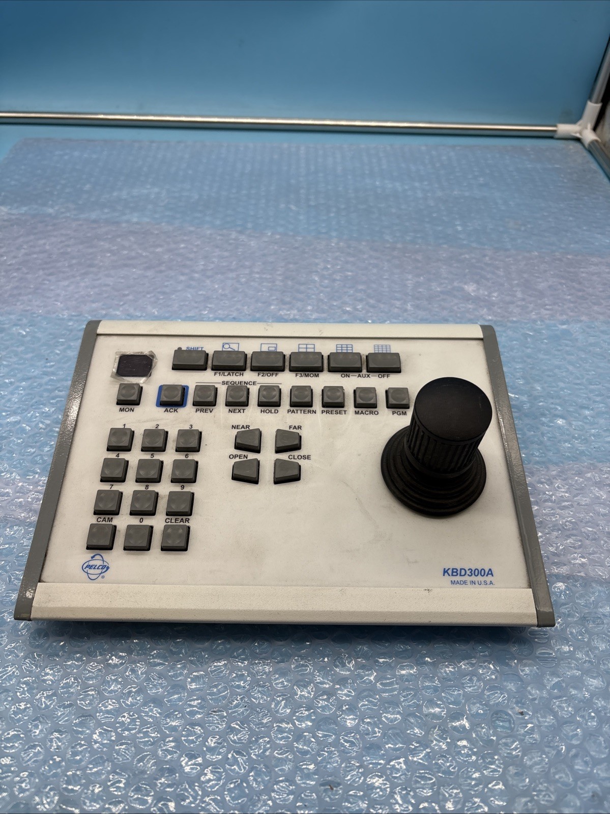 PELCO KBD300A UNIVERSEL INDUSTRIAL KEYBOARD CONTROLLER