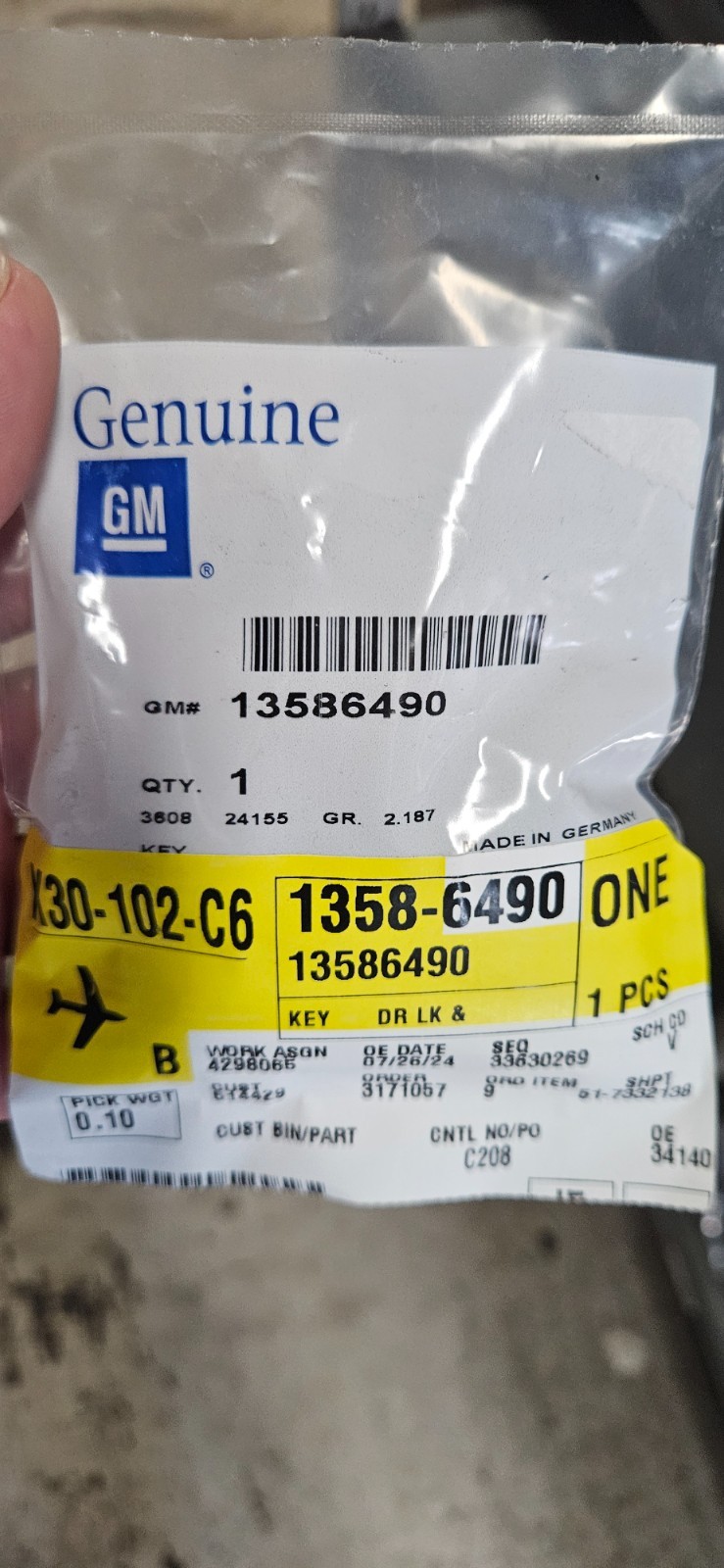 NEW OEM GM KEYFOB 13586490