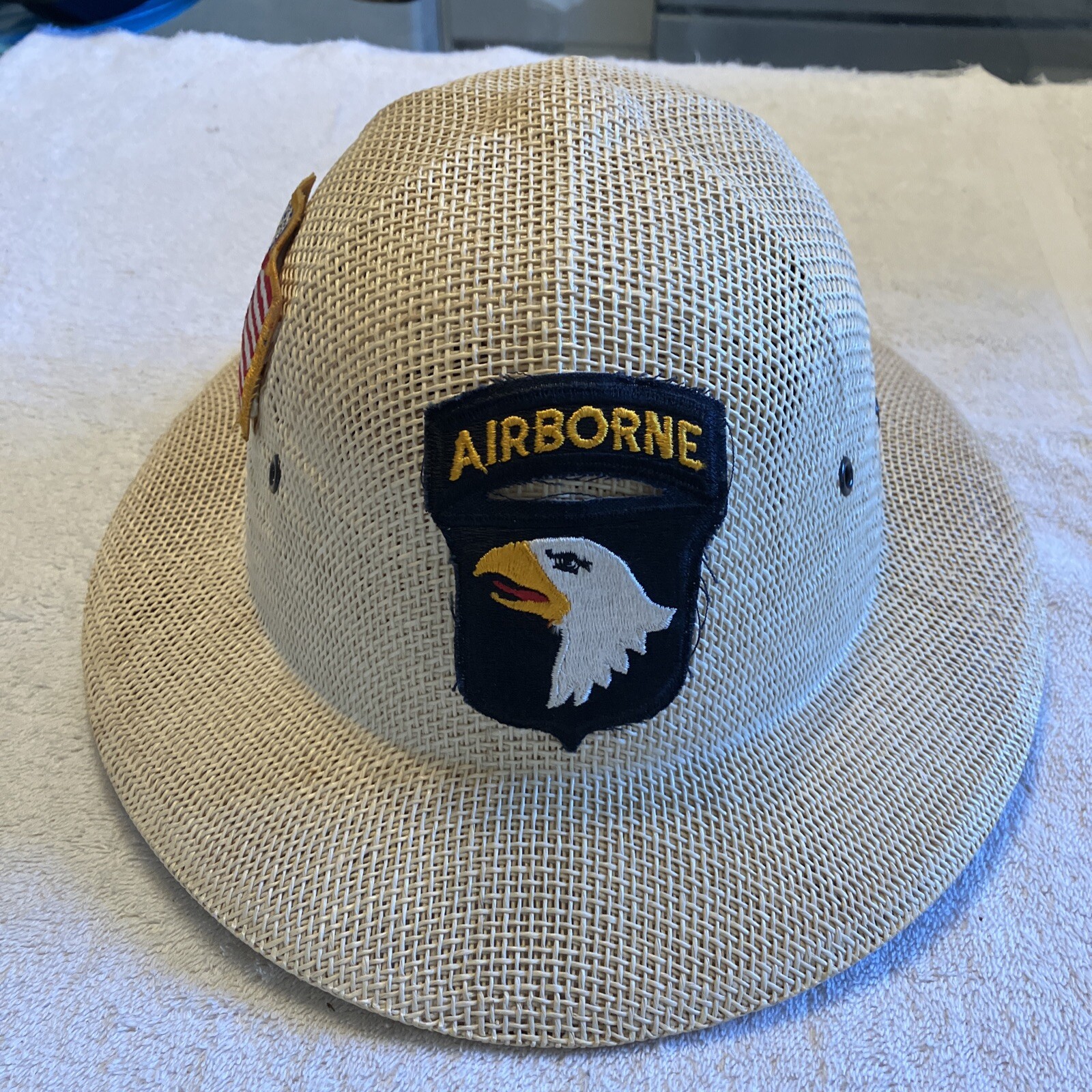 Wicker Airborne helmet USA NEVER WORN