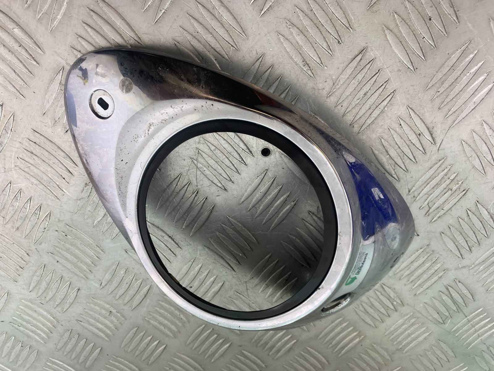 YAMAHA XVS 1100 DRAGSTAR CLOCK SURROUND YEAR 2000-2007 (CMB1108)