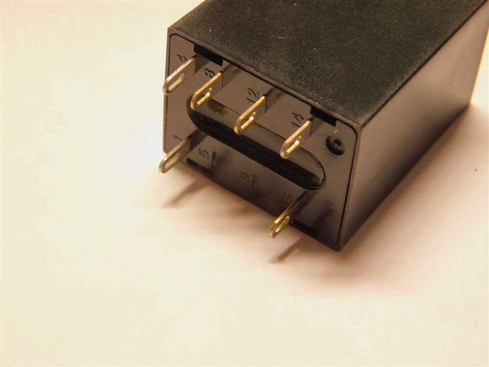 Allen Bradley 700-SCZY3Z25 Solid State Relay 5-24VDC In, 3A 100 to 240VAC Load