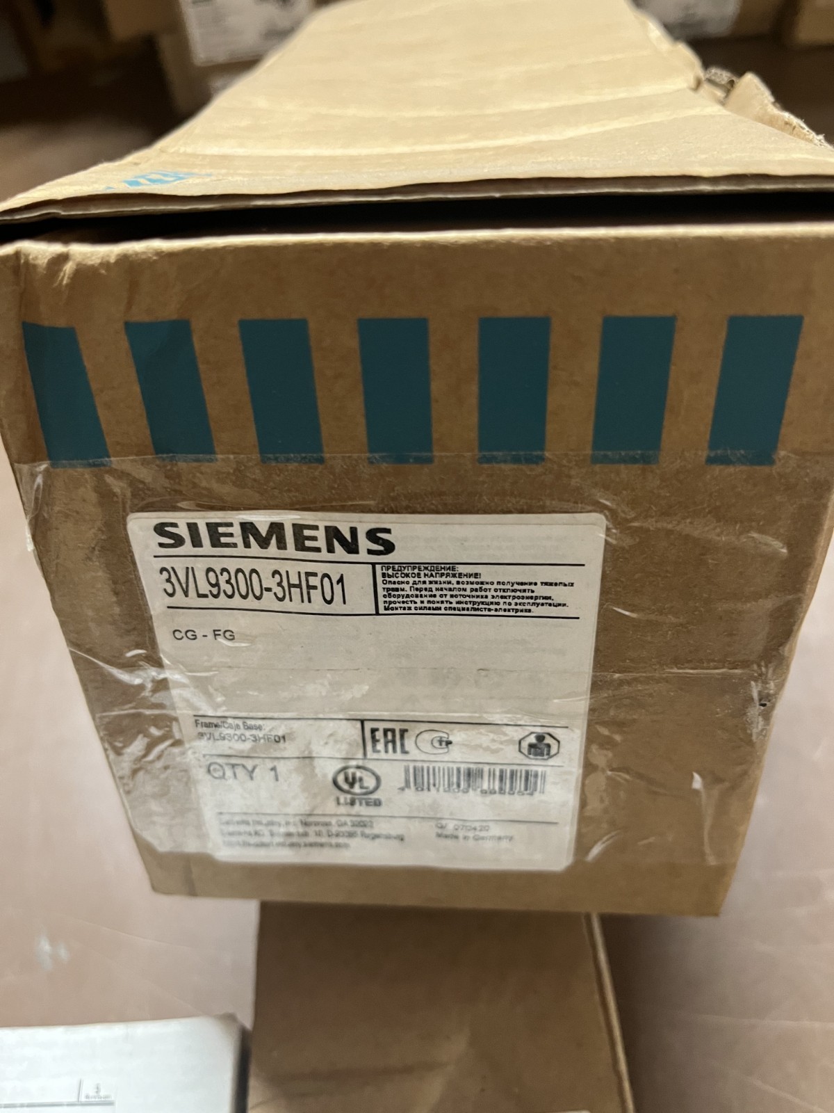NEW Siemens 3VL9300-3HF01 Circuit Breaker Rotary Handle Mechanism  NEW IN BOX
