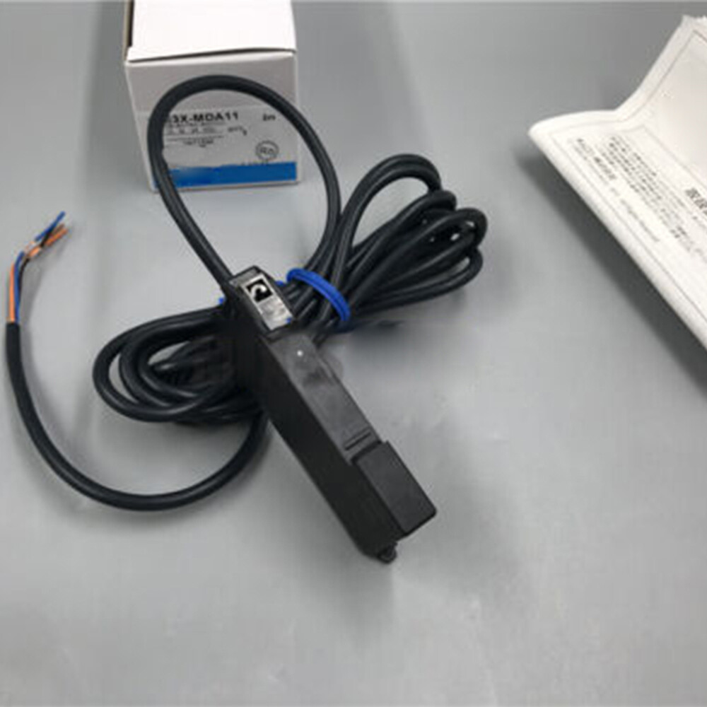 New For Omron E3X-MDA11 E3XMDA11 Photoelectric Switch Sensor