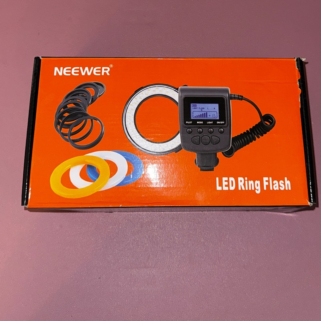 Neewer RF-550 Macro LED Ring Flash w/ LCD Display Screen Adapter Rings