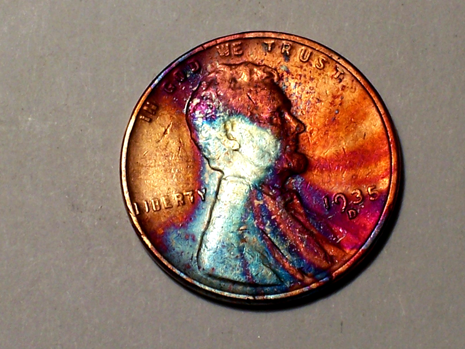 1935-D  @  Awesome" rainbow colors on this old Lincoln Penny.!! 385*