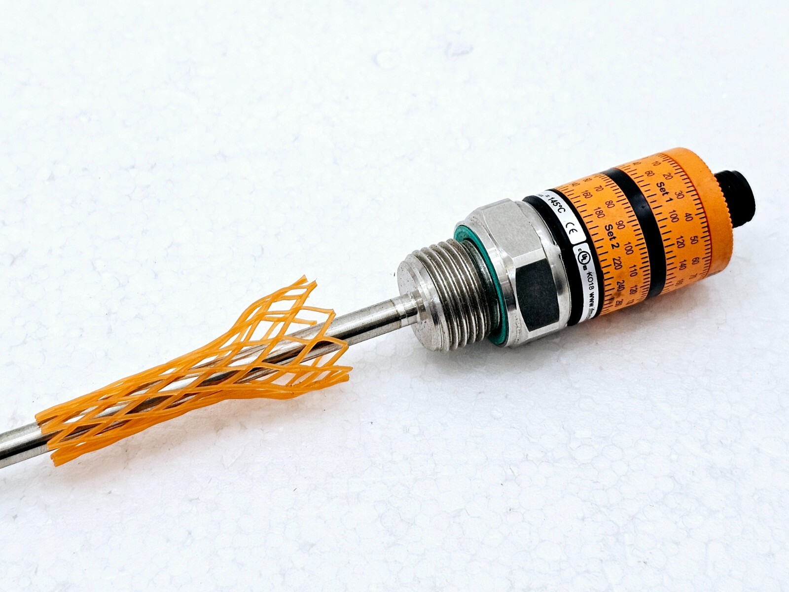 IFM TK7460 TEMPERATURE SWITCH WITH INTUTIVE SWITCH POINT SETTING (NEW OPEN BOX)