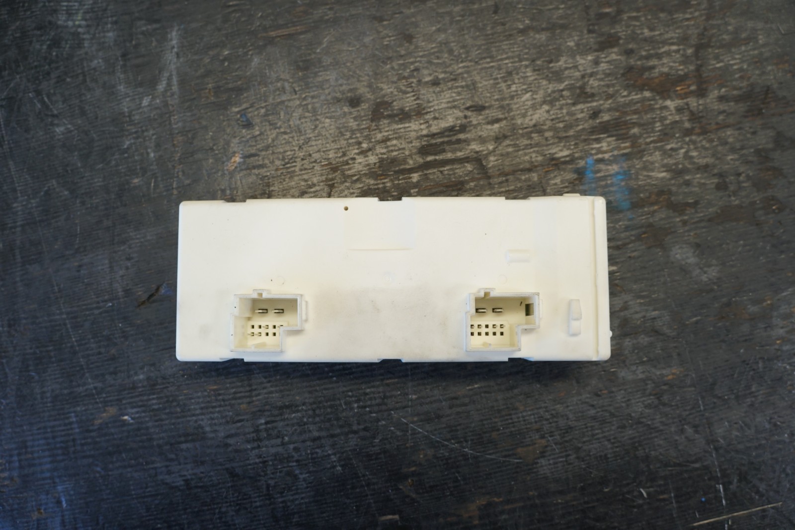 2017 - 2019 MERCEDES BENZ S213 E400 TAIL GATE CONTROL MODULE OEM A2139000500