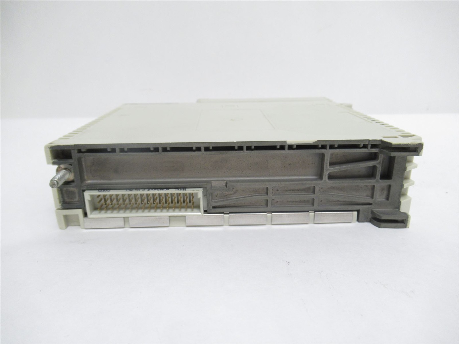 237676 Old-Stock; Schneider TSXDEY16D2 Discrete Input Module 24VDC; 16 Input