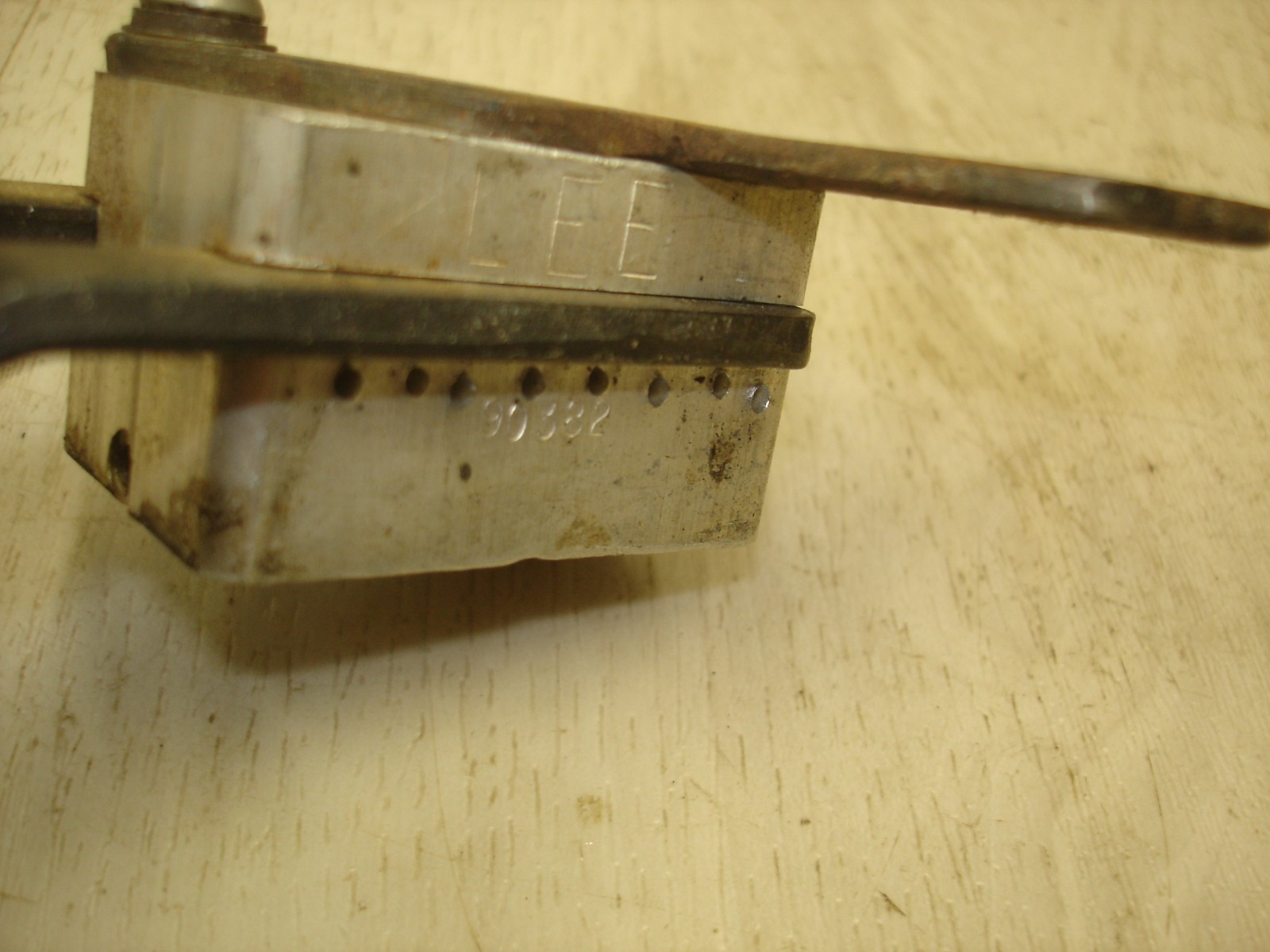 Lee 90382 2-Cavity bullet Mold