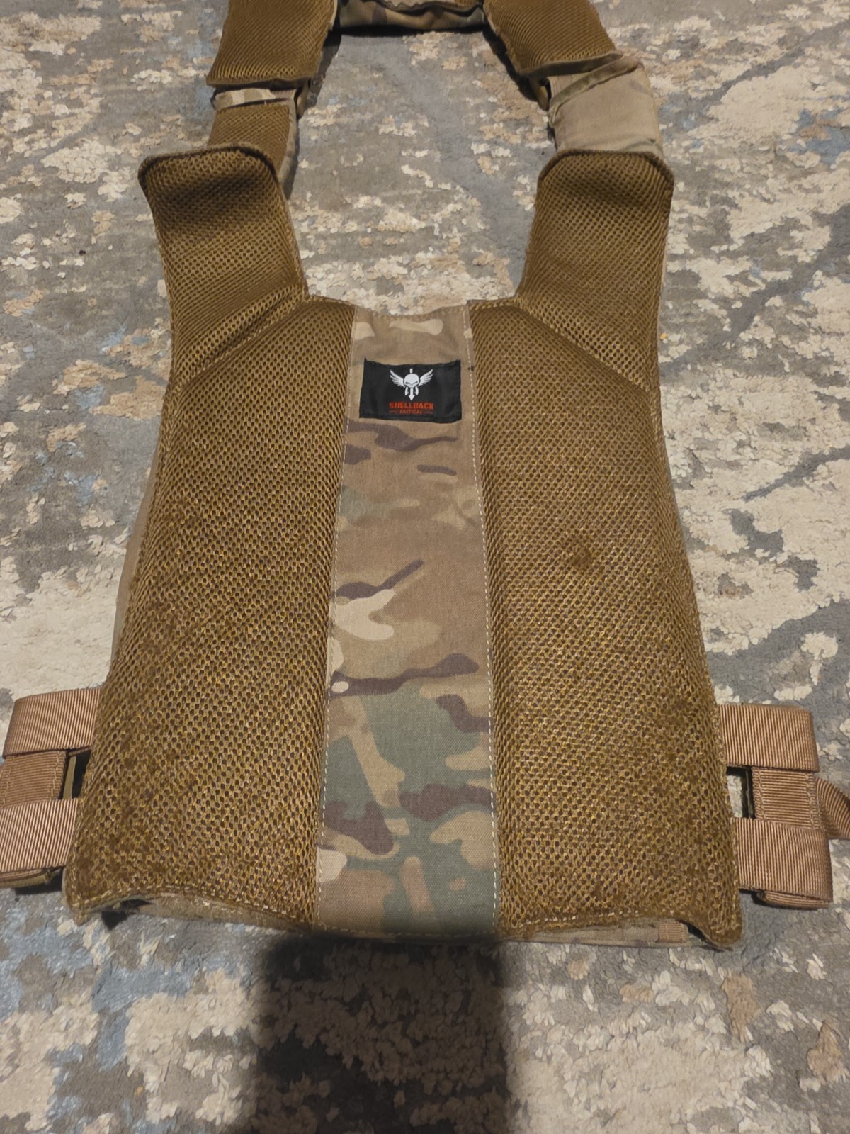 SHELLBACK TACTICAL Stealth Low Vis Concealable Plate Carrier Multicam MED/LG