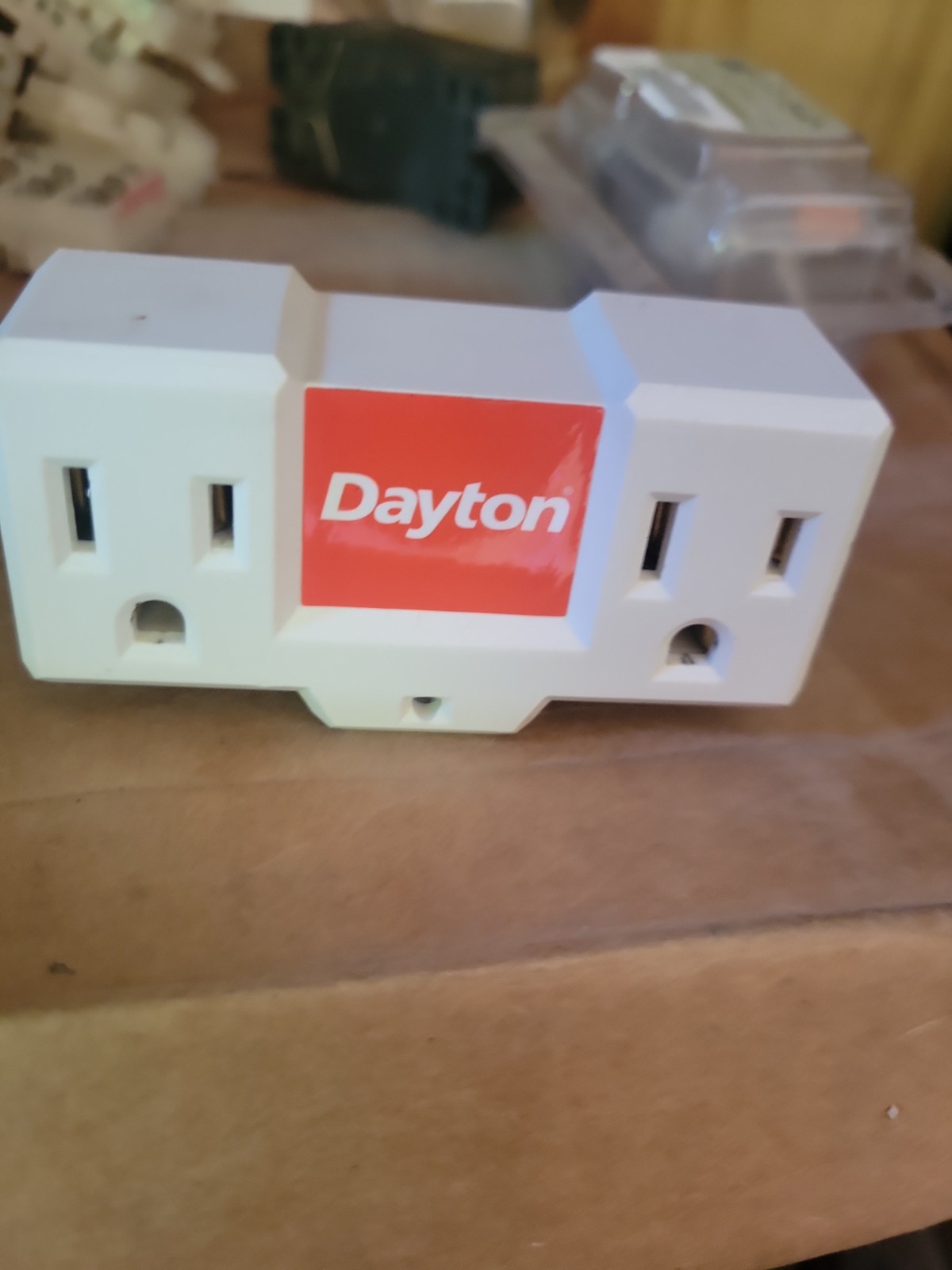 Dayton 48Gp69 Plug-In Freeze Protection Thermostat, Heat Only, 35 To 45F, 120V