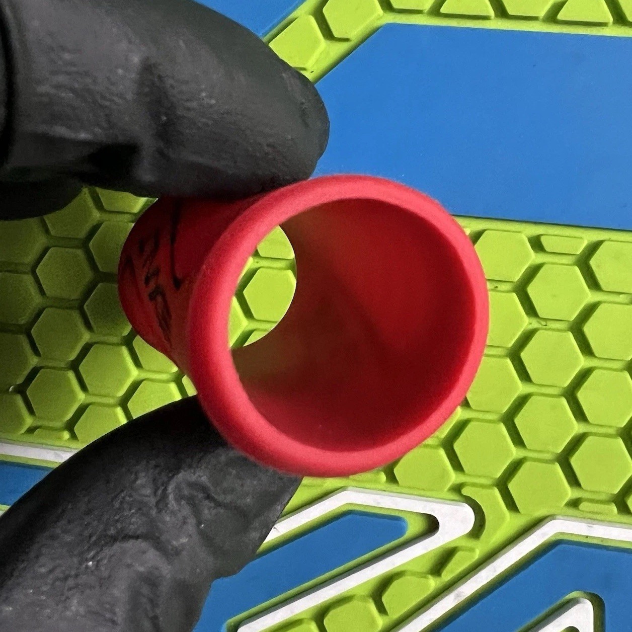 EXALT FOREGRIP / REGULATOR GRIP FOR PAINTBALL MARKER - RED / BLACK