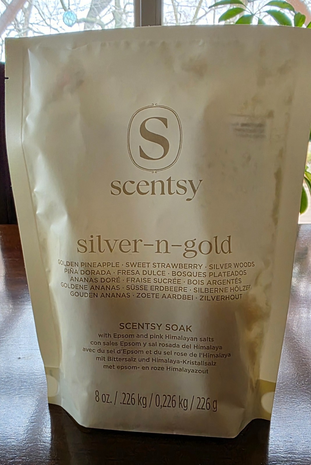 Scentsy Bath Soak SILVER-N-GOLD 8oz Brand New Exclusive