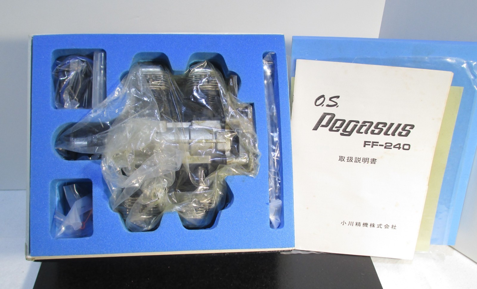 O.S. FF-240 (Pegasus) 9.95cc ×4 Horizontally Opposed 4-Cylinder 4-Stroke Engine