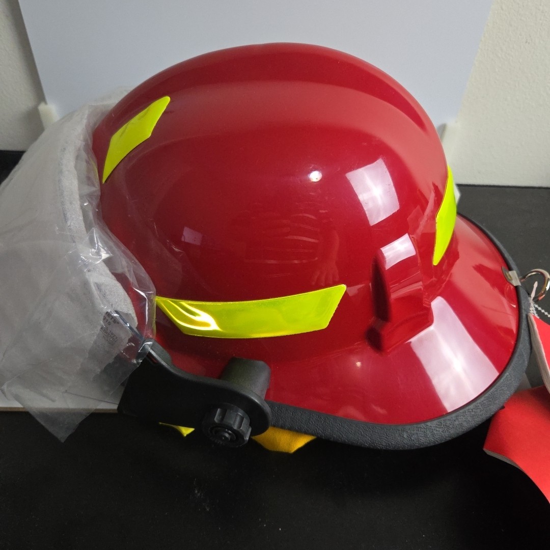 MSA Cairns 360S Fire Helmet Structural Thermoplastic NOS