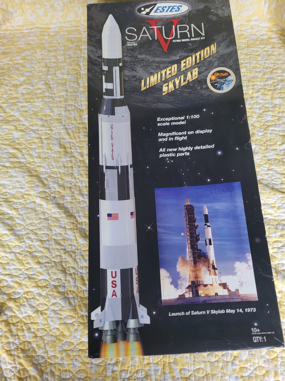 ESTES #1973 SKYLAB SATURN V FLYING MODEL ROCKET KIT 1:100 SCALE