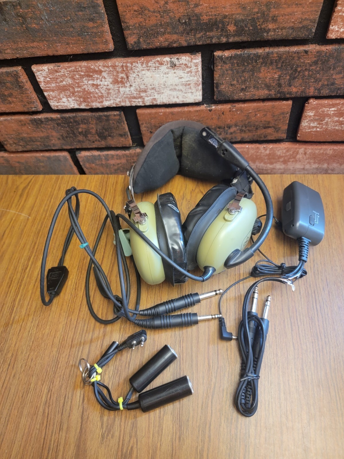 David Clark Aviation Headset H10-13.4 Dual Plug w/ Accessories Red F-Lite & Case