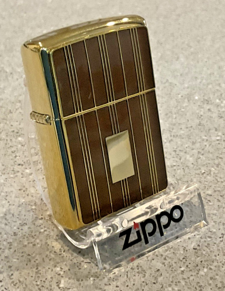 Genuine Brand New 2001 ZIPPO Lighter Beautiful ENAMELED JEWELLERY QUALITY EMBLEM