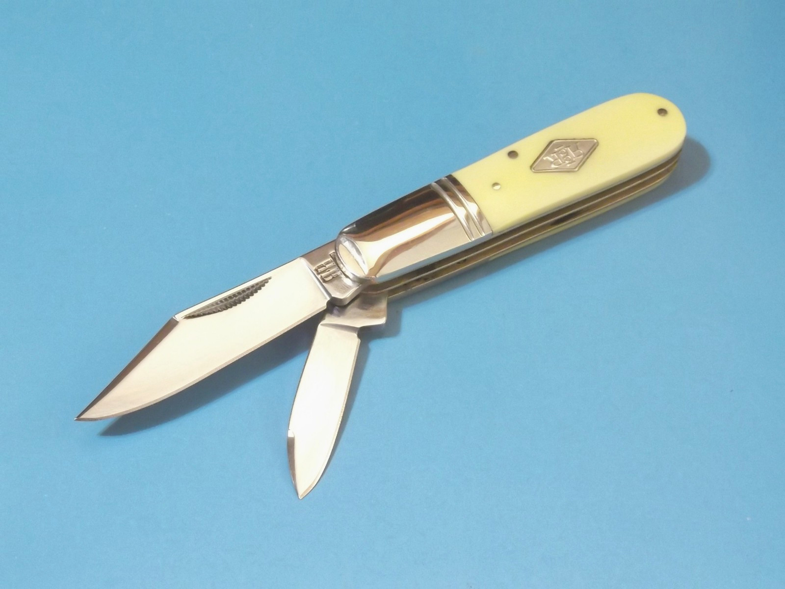 ROUGH RYDER RR2040 Barlow Yellow smooth synthetic pocket knife 3 1/4" closed NEW