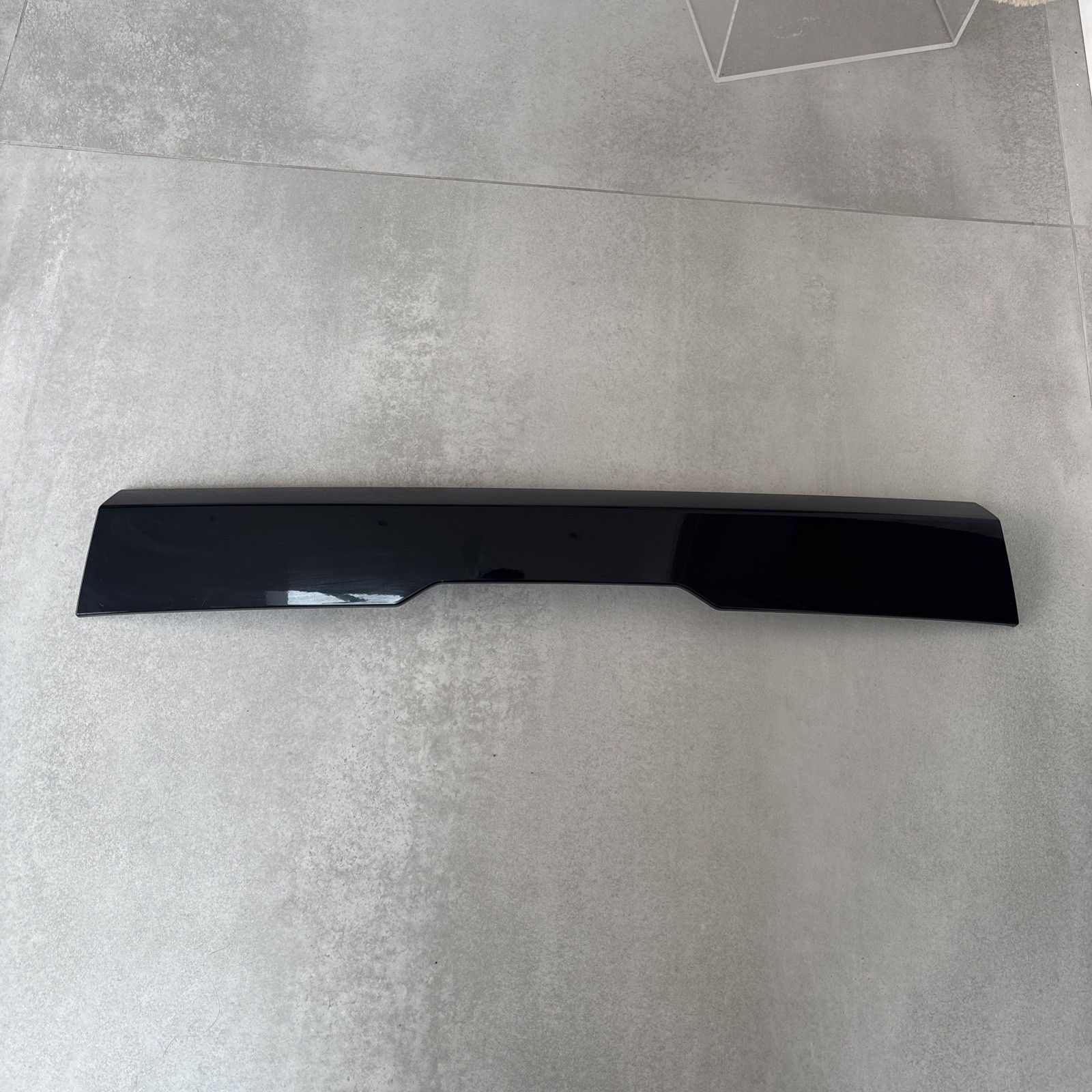 FISKER OCEAN FRONT BODY TRIM PANEL - BETWEEN BUMPER AND BONNET - GENUINE