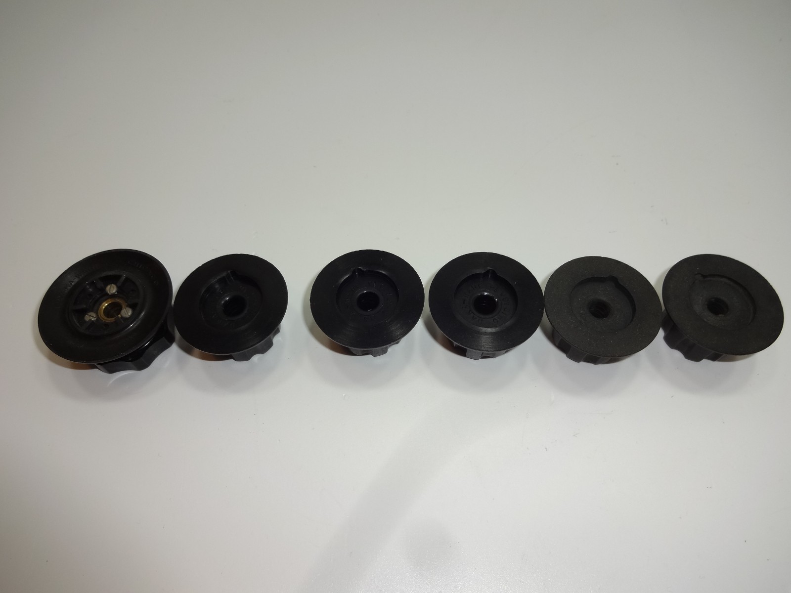 Lot of 25+10 Vintage Bakelite Daka-Ware Knobs 10 Chicken Head