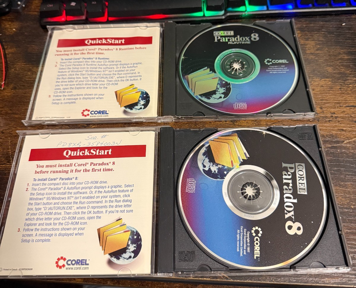 Corel Paradox 8 & Runtime Vintage Software see pics free ship READ