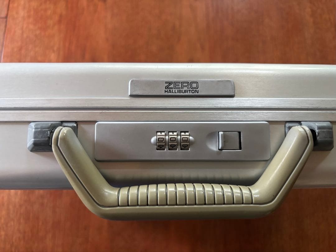 ZERO HALLIBURTON Aluminum Attache Case Briefcase Silver Business Bag