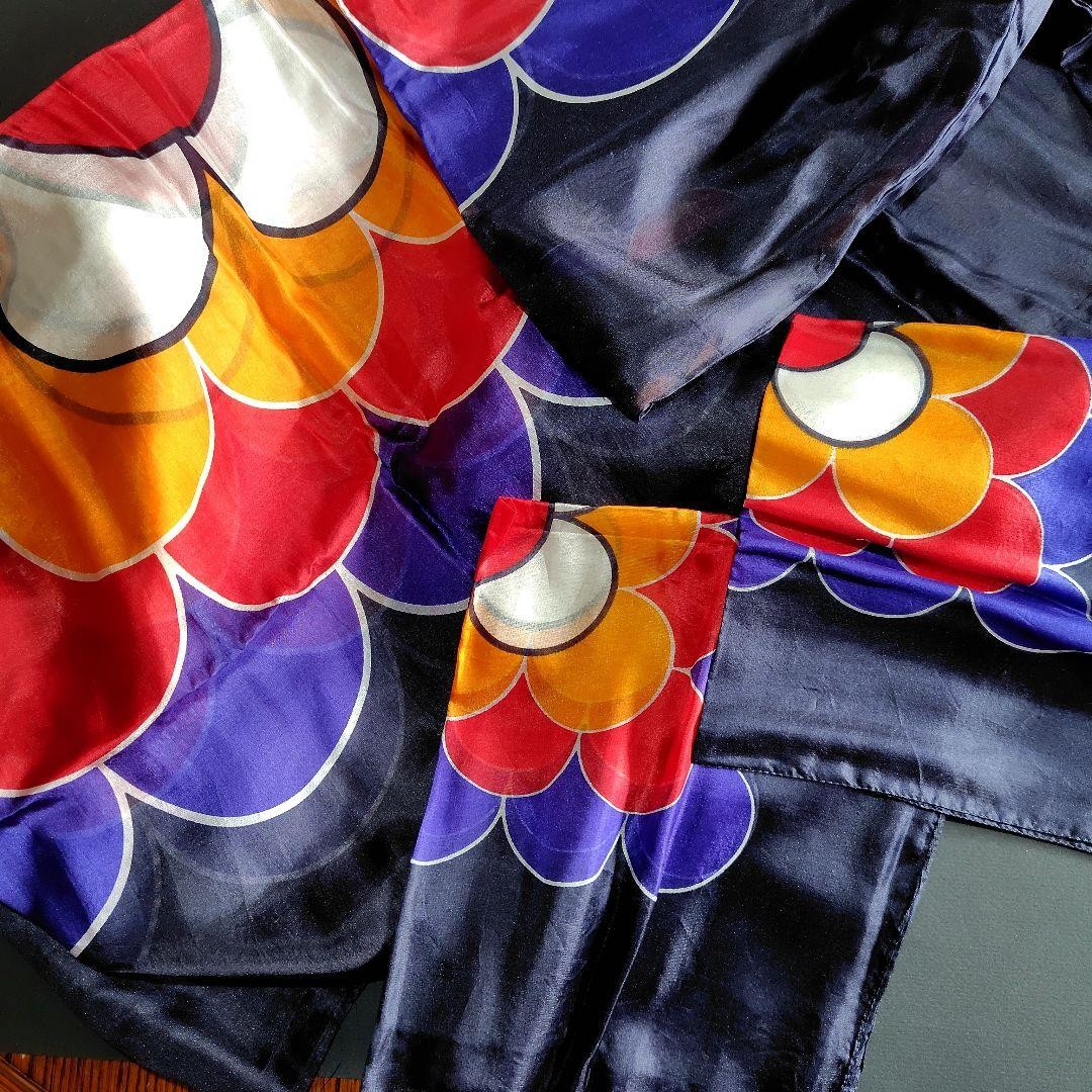 Enlarging Handkerchief Magic by Tenyo