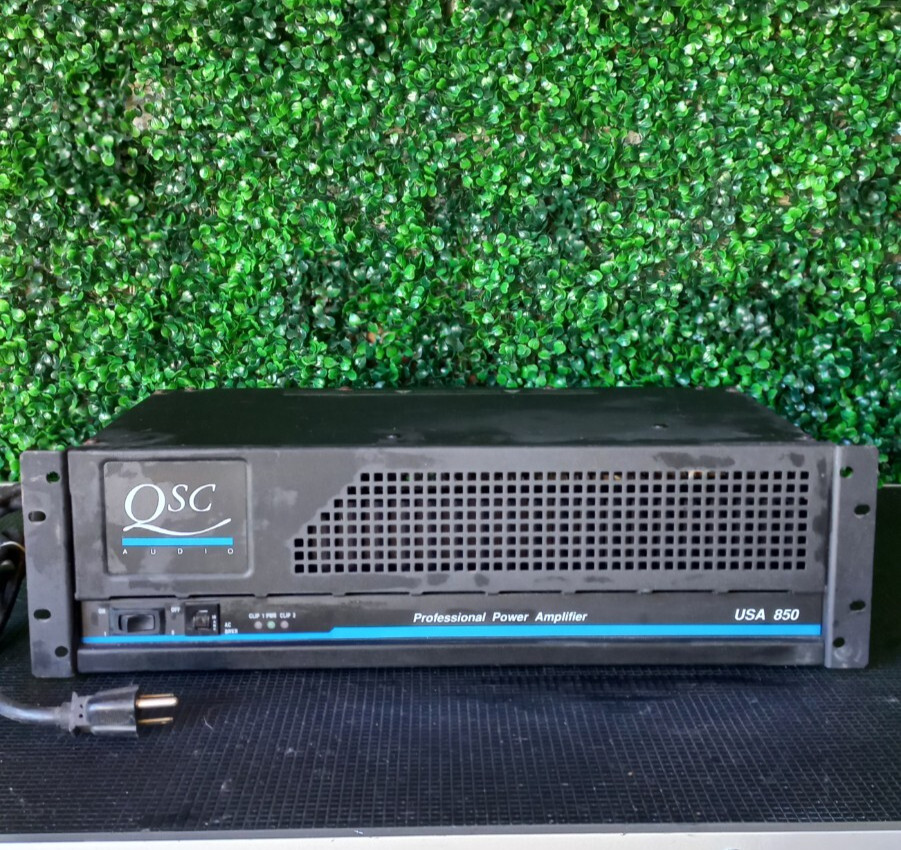Vintage QSC Audio Model USA 850 Professional Power Amplifier 2 Channels Turns on