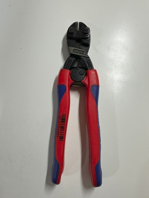 Knipex 8" Lever Action Mini-Bolt Cutter 71 12 200 Comfort Grip Excellent Cond!