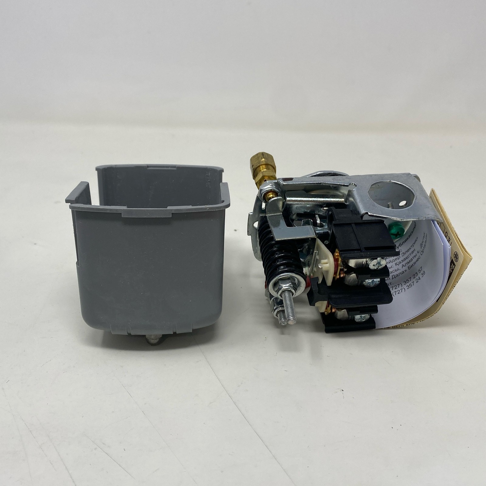 Square D Pumptrol 9013FHG12J52M1X Gray 95-125 PSI Switch, 1/4 in Port
