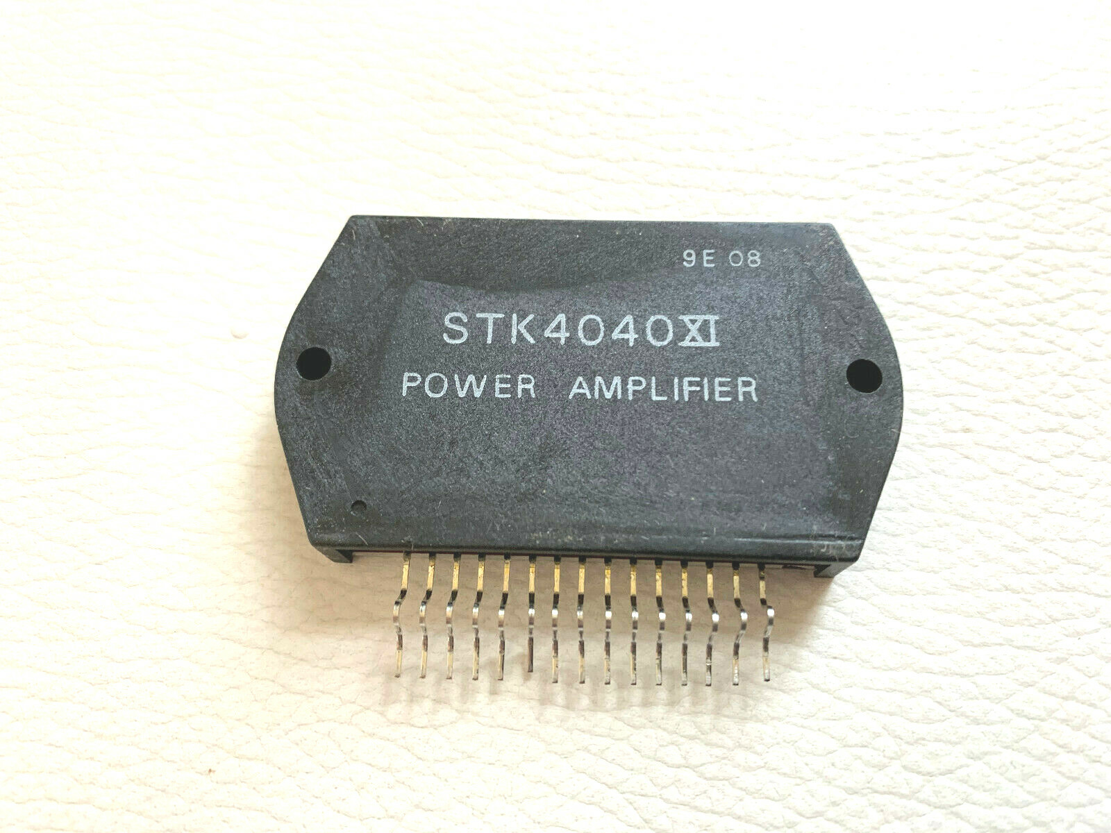 LOT OF 2 STK4040XI AF Power Amplifier + Heat Sink Compound Original SANYO