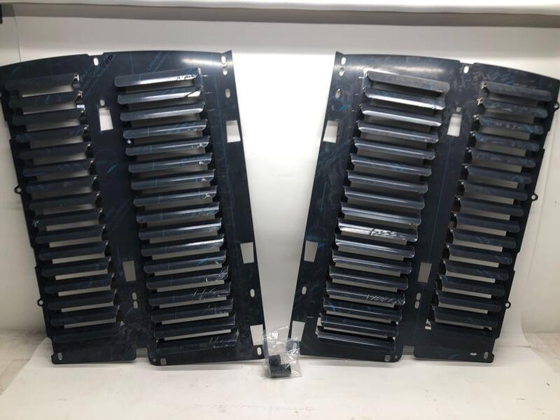 2016 & Up Peterbilt 579 Grille P0055 (610-12187)