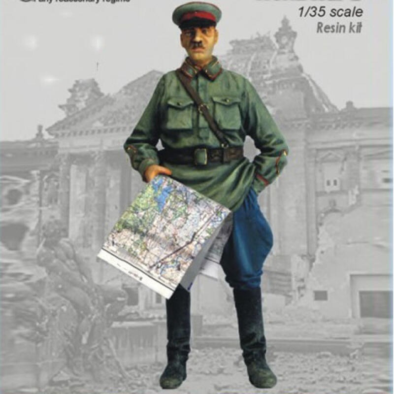 Unpainted 1/24 Resin Model Soviet officer 1718Y