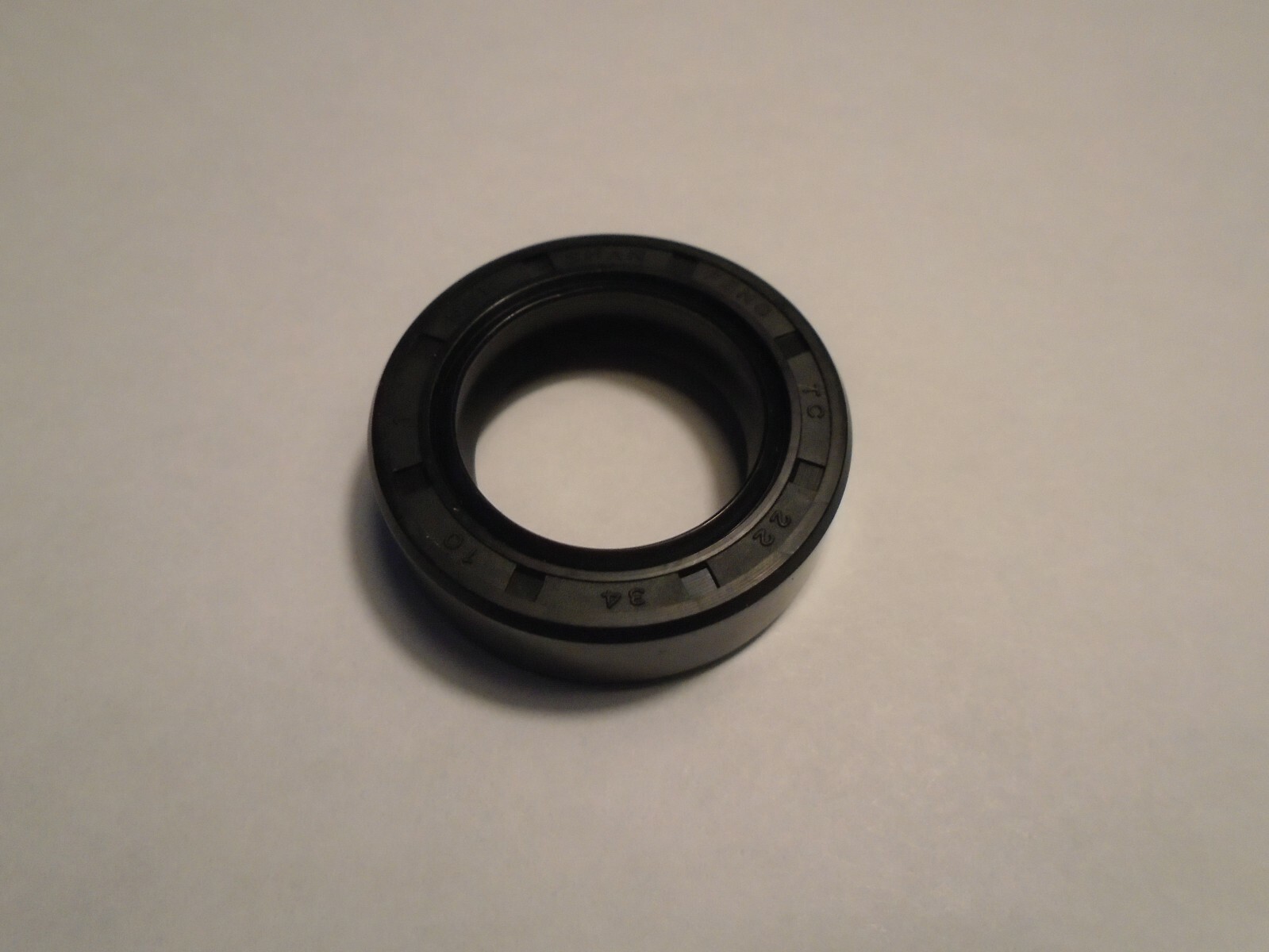NEW TC 22X34X10 DOUBLE LIPS METRIC OIL / DUST SEAL 22mm X 34mm X 10mm