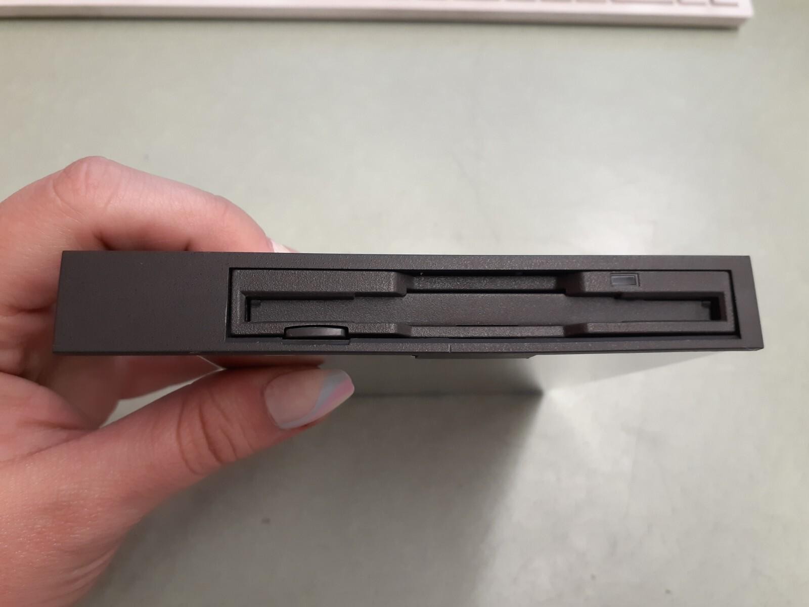 AST SED-500E Floppy Drive 234589-170 - Black Bezel