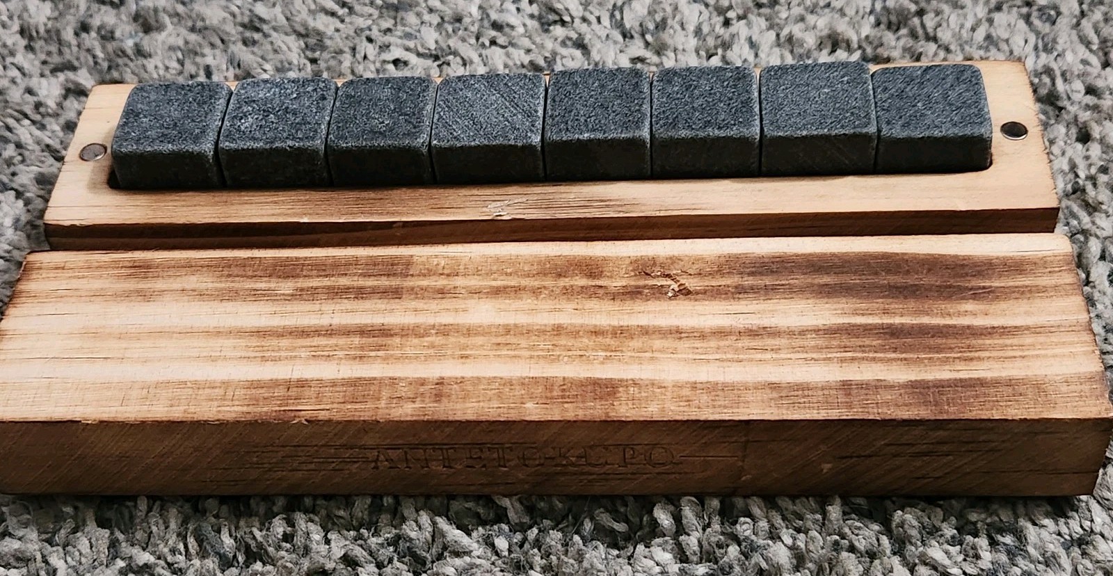 Antetokupo 8 Pc. Whiskey Stones On Wood Case