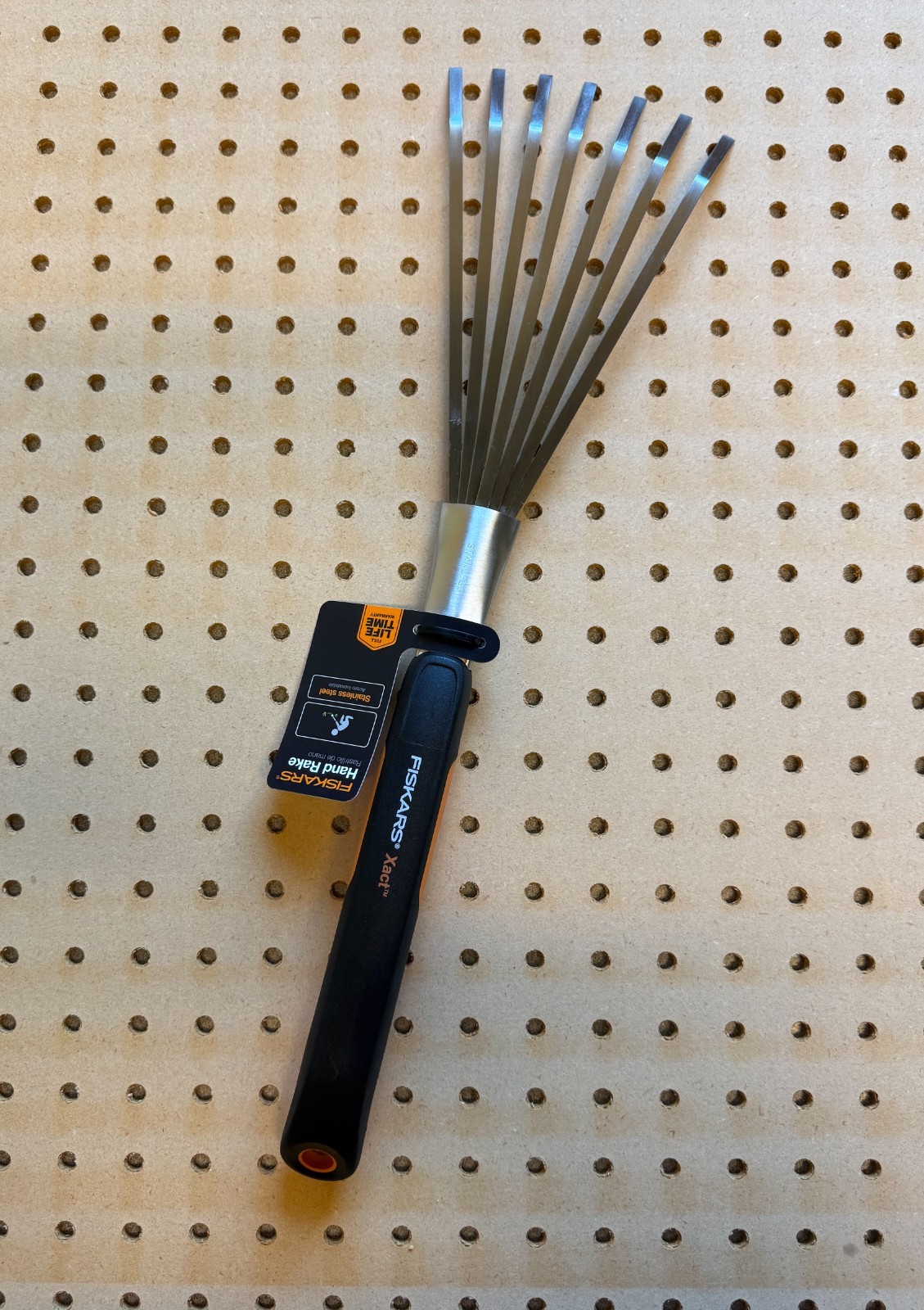 Fiskars Xact Hand Rake [SoftGrip]: 17.24 inch length