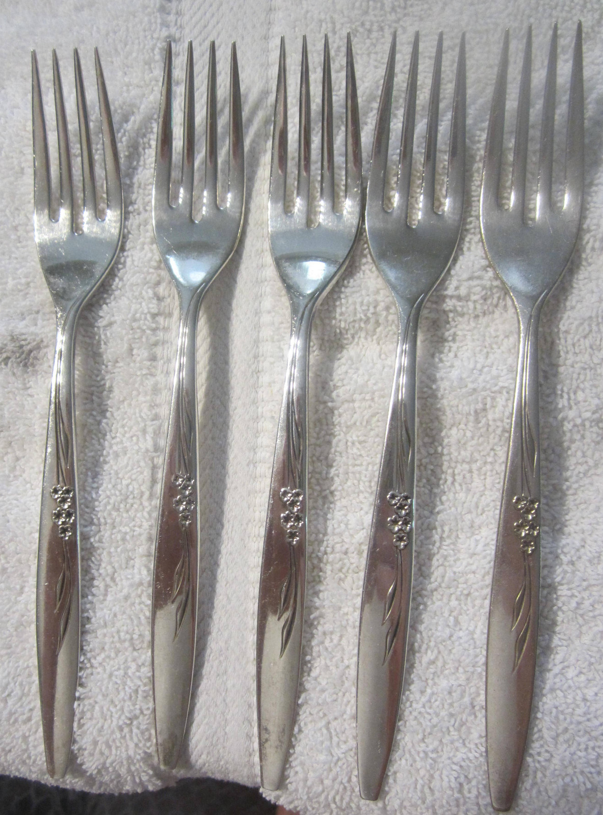 5 ad Oneida Community ENCHANTMENT,GENTLE ROSE Pattern Salad Forks,VTG,6.25"
