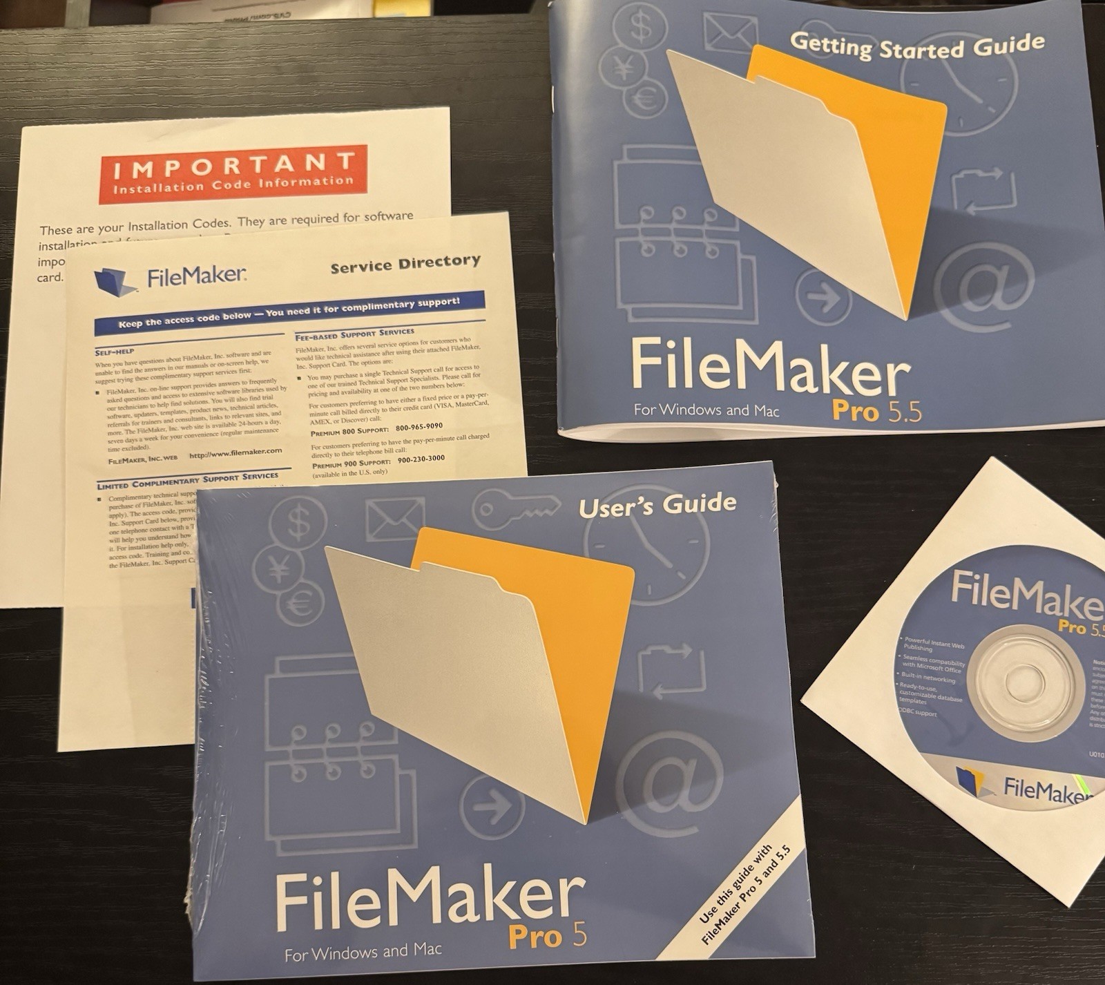 FileMaker Pro 5.5 EDU Database Software Windows/Mac CD w/ User Guides