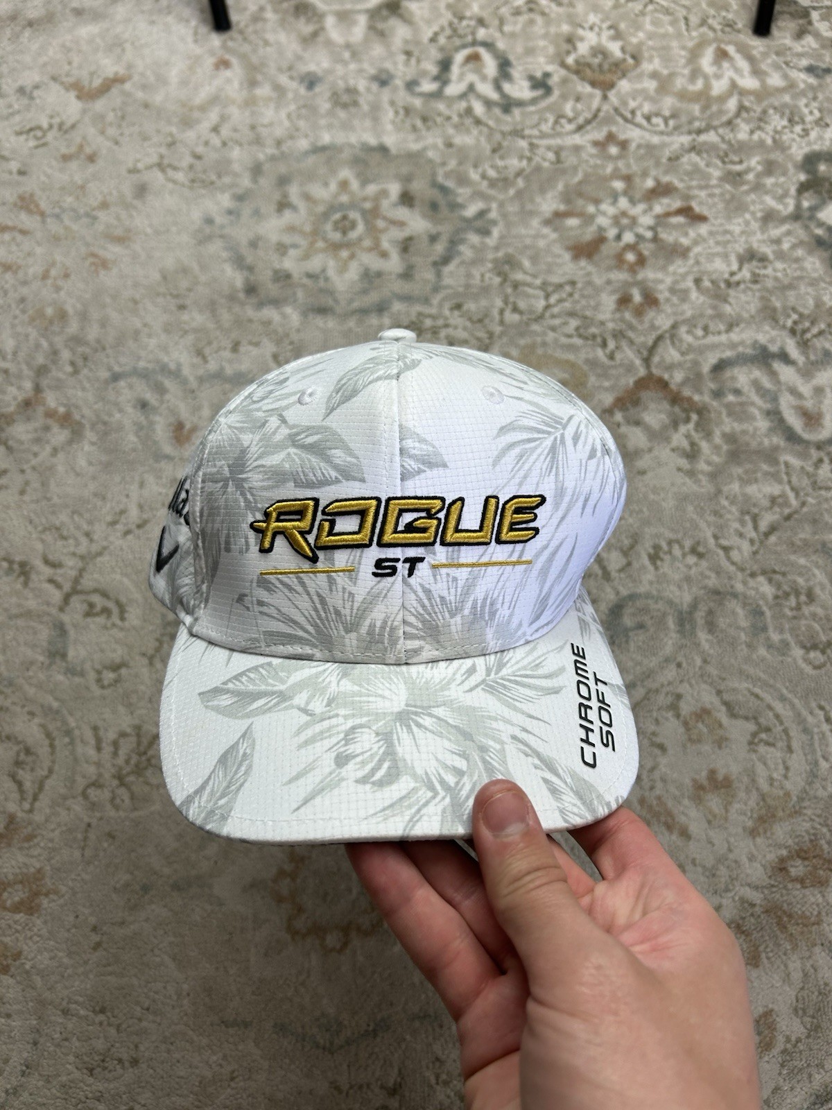 Callaway Rogue St Hawaiin Limited Edition Tour Hat White Snap Back CAP EXCELLENT
