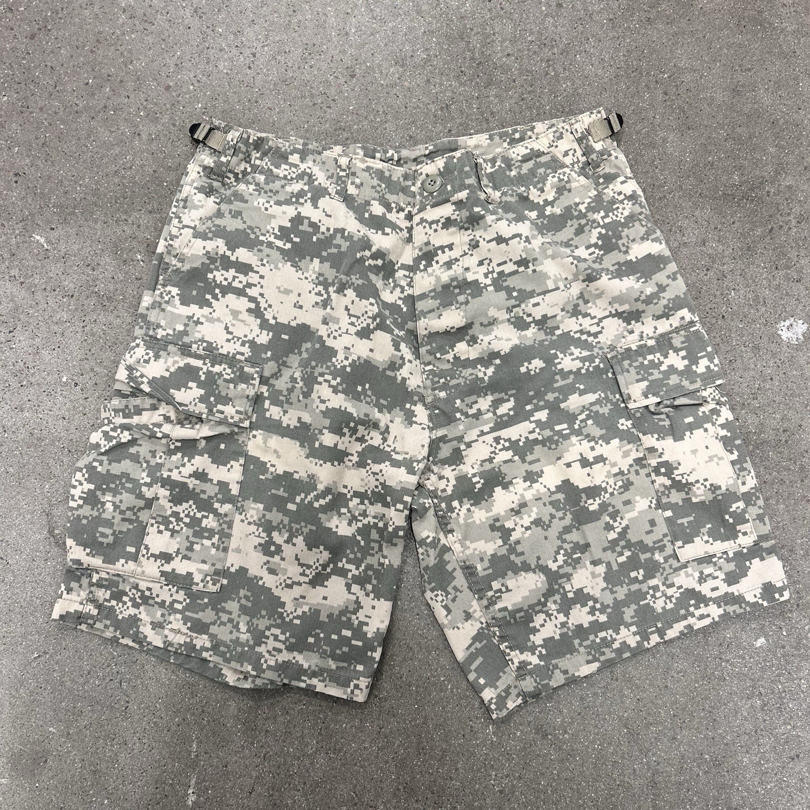 Rothco MILITARY TACTICAL DIGITAL SUMMER SHORTS Size Medium
