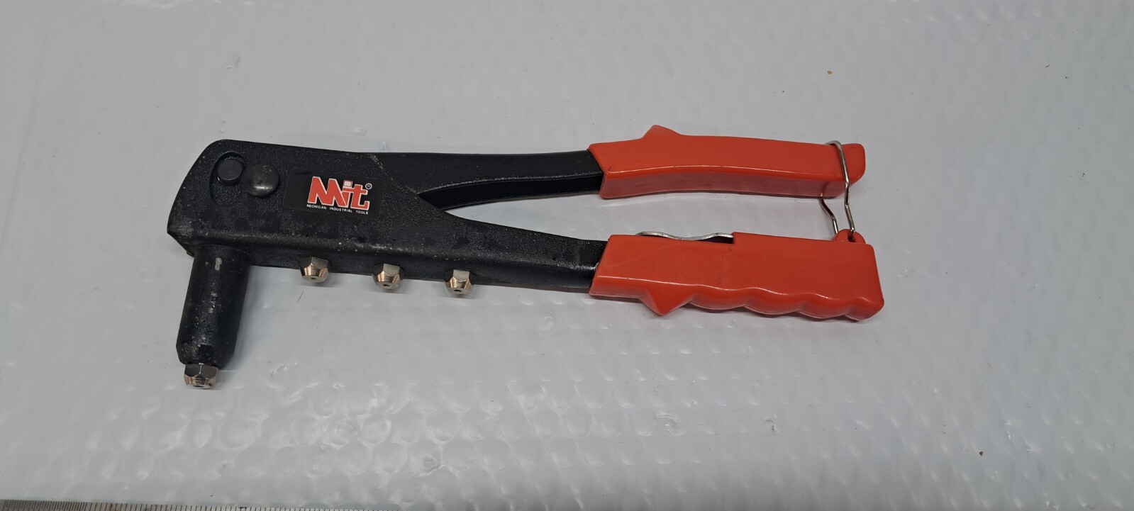 MIT Michigan Industrial Tools Rivet Gun - Riveter