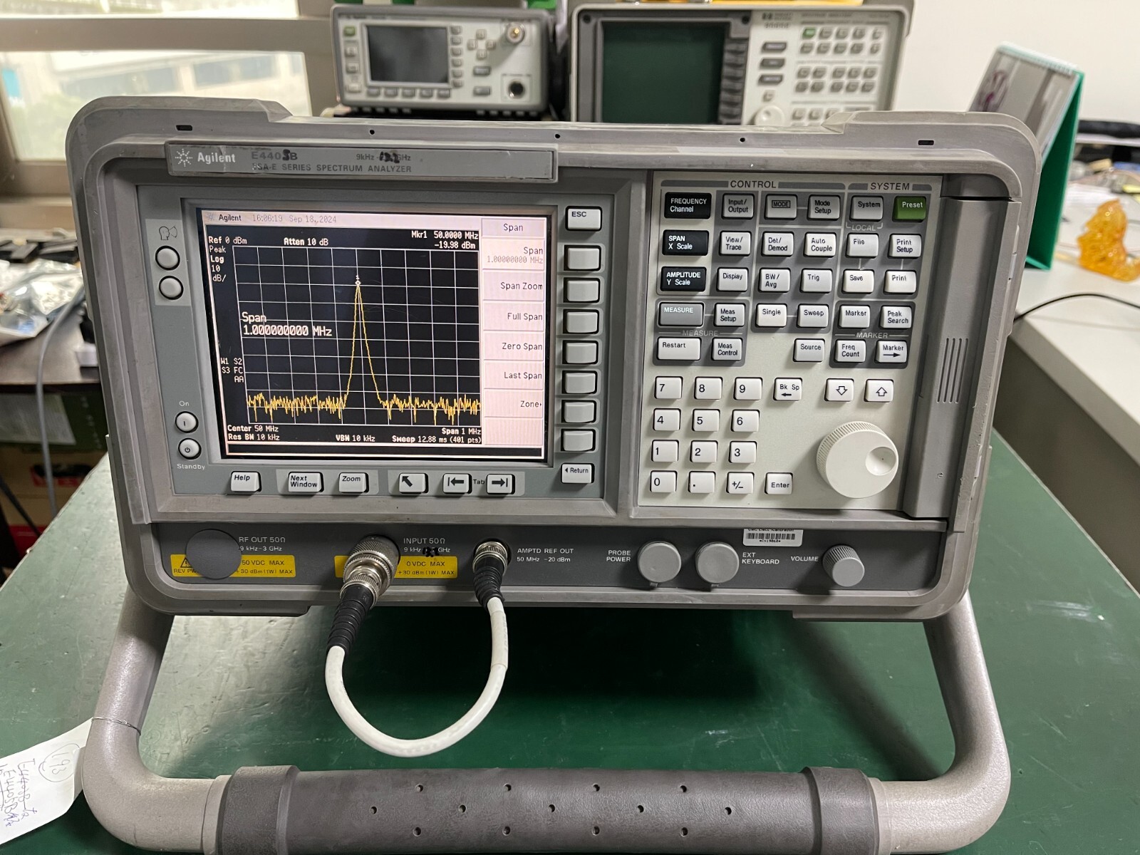 Agilent ESA E4405B 9kHz - 13.2GHz Spectrum Analyzer