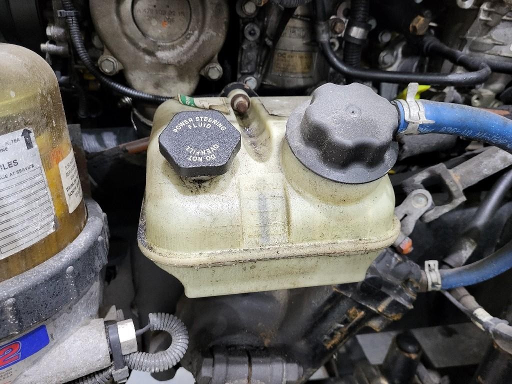 Replaces NA 2016 FREIGHTLINER CASCADIA POWER STEERING RESERVOIR ,  MN