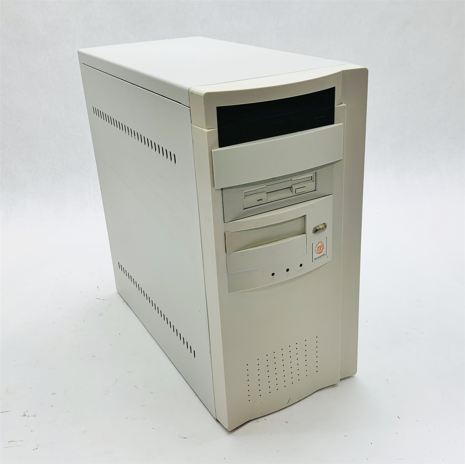 Thermaltake Gigabyte GA-8IPE1000 PRO Board Pentium 4 2.4GHz 1GB RAM Computer PC