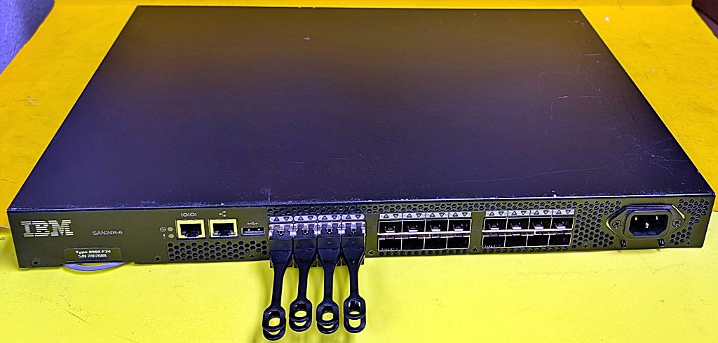 SAN24B-6 IBM 8960-F24 Brocade G610 with 8x Active Ports 8x 57-1000333-01 SFP