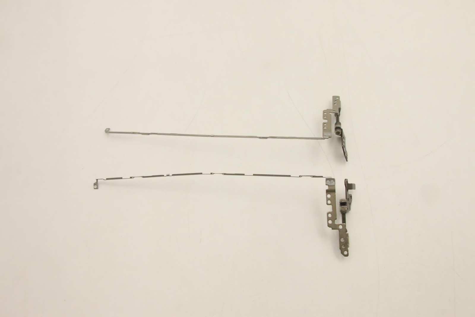 5H50S29057 Hinge L 82RK (l+R) NT
